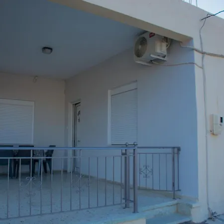 Family House アパート ソフィコ