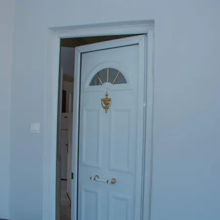 Family House アパート *