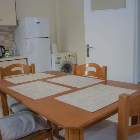 Family House アパート